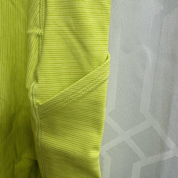 Outdoor Voices Thrive 5” Shorts Margarita XXS - Picture 2 of 8